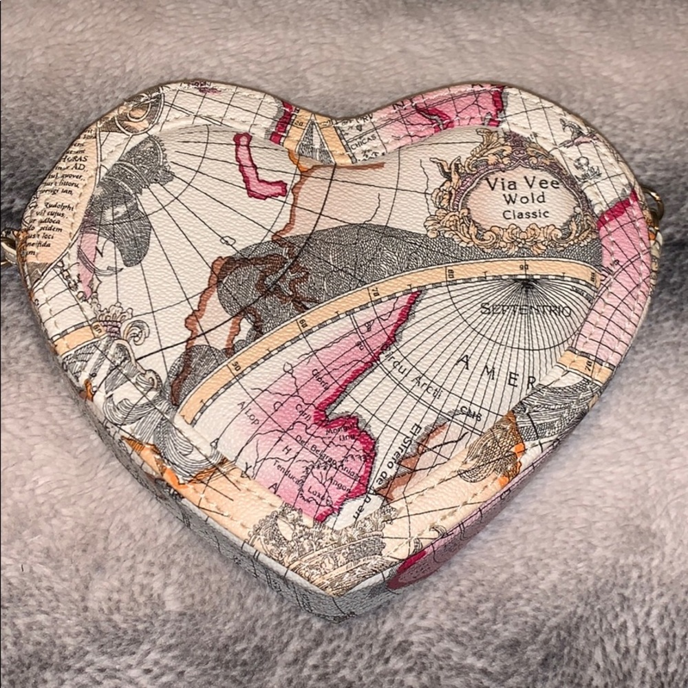 Small heart shaped Cross body bag